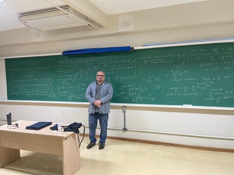 Teaching Continuum Mechanics during lectures in University of Brasília - Brazil (January - 2025).