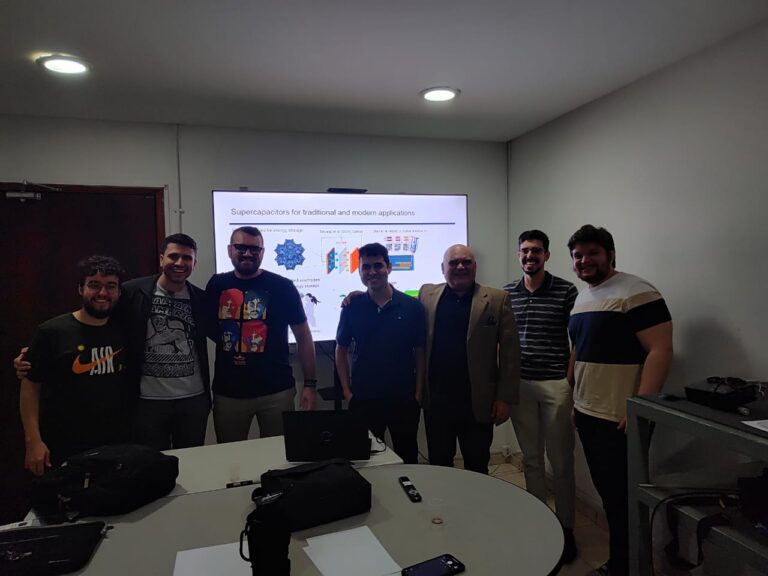 Vortex's Seminars on Advanced Fluid Mechanics (PCMEC-ENM-UnB). From L to R: Leonardo Inácio, Erick Marcelino, Igor Dal Osto, Filipe Evangelista, FRC, Marcos Fabricío. Matheus Aguilar - 2/2023.